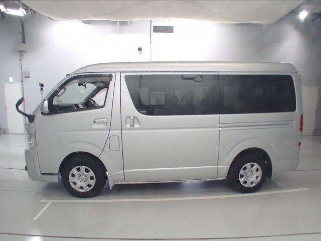 2016 Toyota Hiace